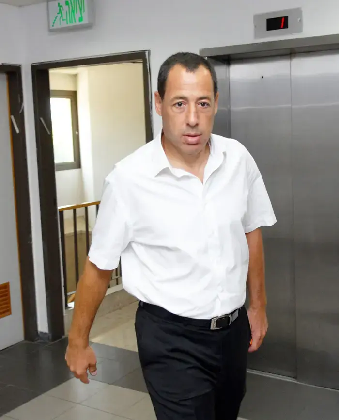 הפועל פ"ת-בני יהודה: משחק בצל המגן