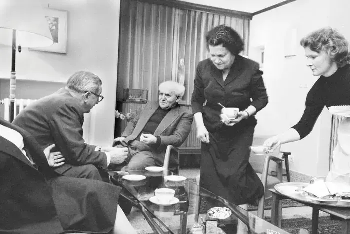 רגעים של בית: בן גוריון מארח