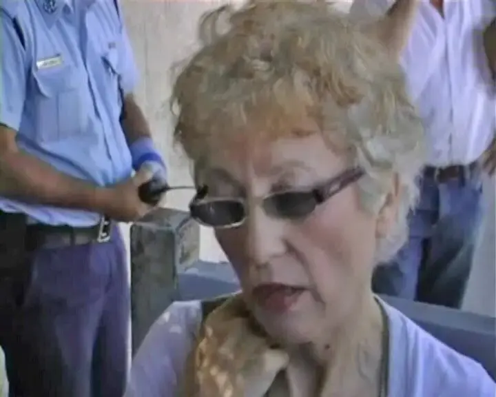 "אולמרט מתלבט רק משיקולים פוליטיים"