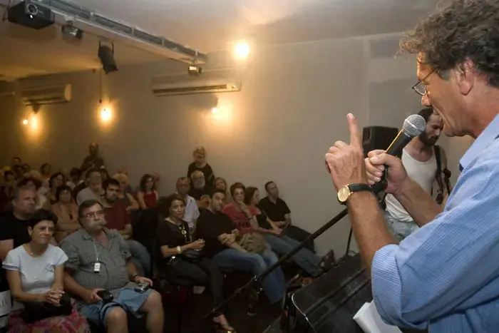 פעילי ימין תקפו את מוחמד בכרי בערב הוקרה
