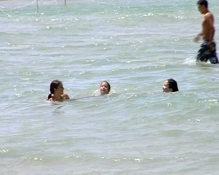 גם השנה: הרוחצים מגיעים, המצילים שובתים