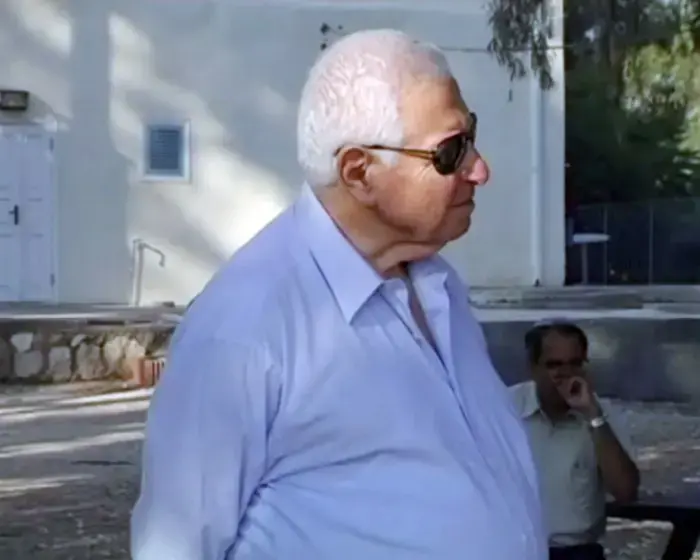 לינדנשטראוס נפגש עם מפוני גוש קטיף