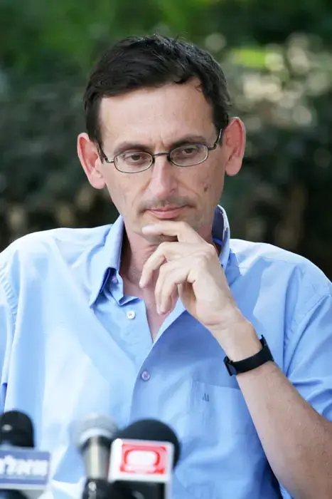 למה כן להצביע לדב חנין
