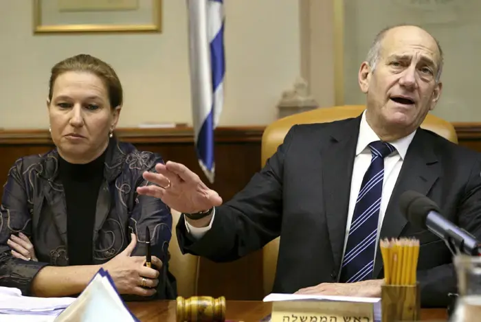 חקירת רה"מ: גם עליזה אולמרט נחקרה