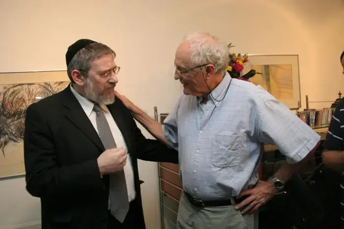 רבנים: "הפגיעה בשטרנהל - חילול השם"