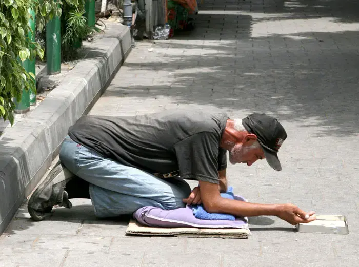 מעשים טובים נגד המיתון