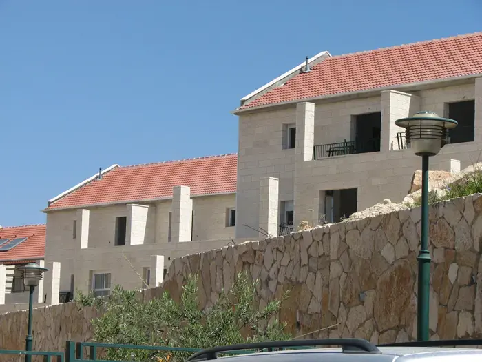 לחץ פוליטי על הפרקליטות לגבי בנייה בשטחים
