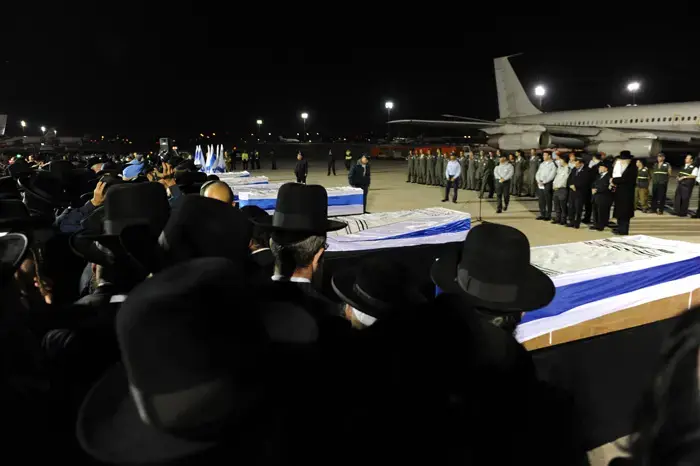 "נענה לטרוריסטים בעינויים של מעשים טובים"
