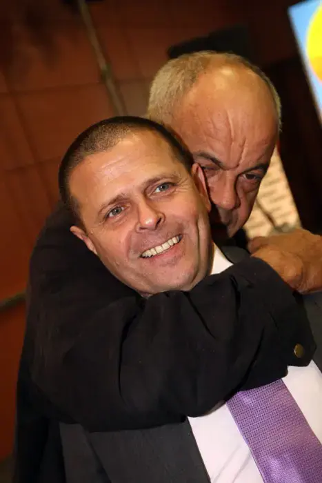 כבל לברק: "אנחנו לא ישראל ביתנו"