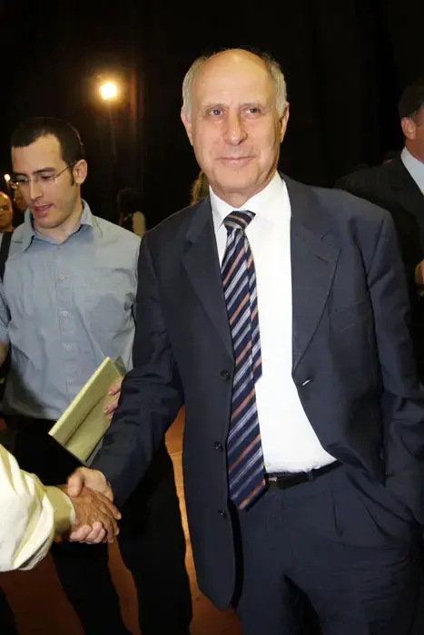 השר איתן: "משבח את אבו מאזן שבוחר בדרך המדינית"