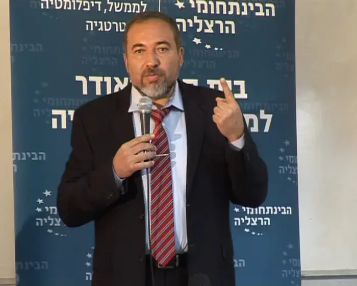 ליברמן: "לחסל את כל הנהגת חמאס"