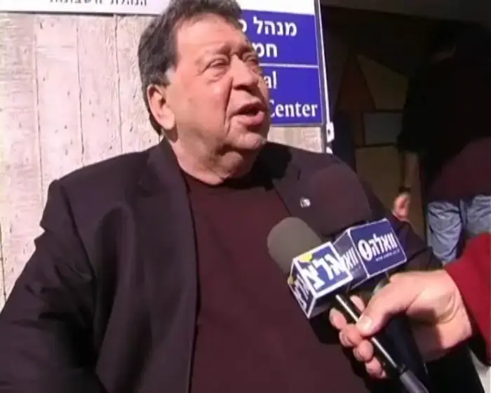 "יש לי תחביב, אני שומע נאומים של נסראללה בלילות"