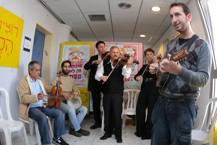 נגני התזמורת האנדלוסית מתבצרים במשרדי ההנהלה