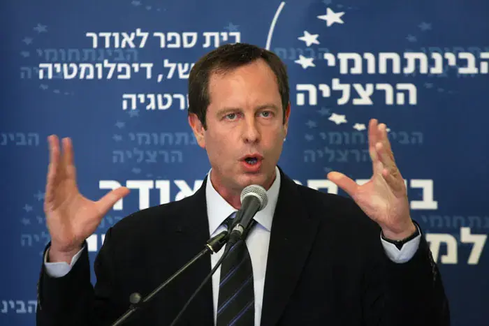 פינס: יש לעתור לבג"ץ נגד חוק ההסדרים