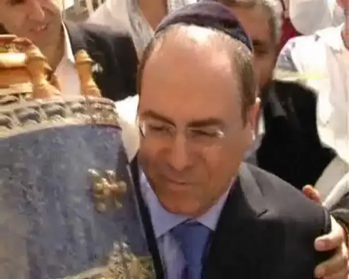 מה סילבן שלום ביקש בכותל המערבי?