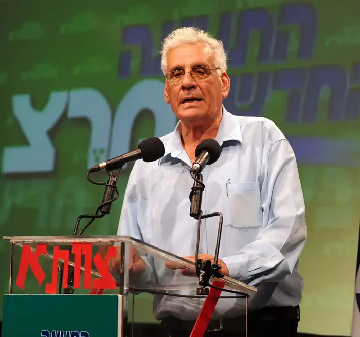 400 חברי מרצ קוראים לאורון להישאר