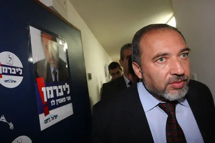 גורם בחקירה: "הראיות נגד ליברמן חותכות"