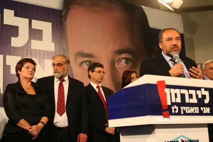 ליברמן והדתיים ינסו להגיע לפשרה