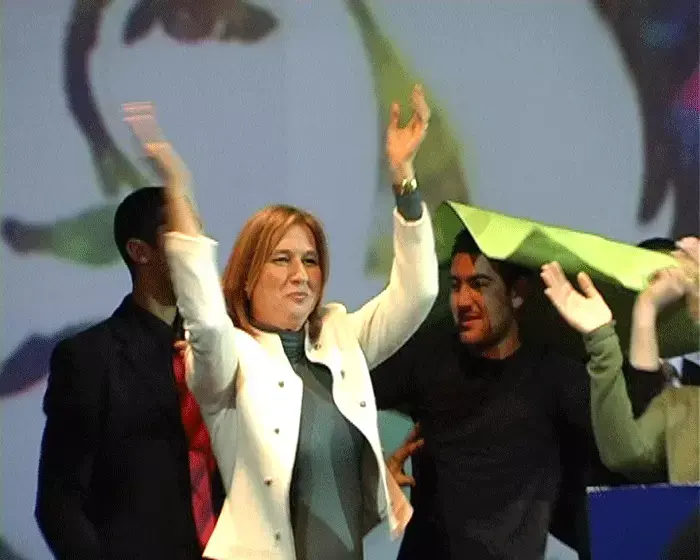 מרכיבים קואליציה: פרס ייפגש עם קדימה והליכוד