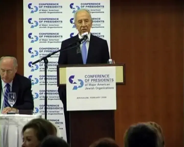 פרס: "מדיניות ראש הממשלה חשובה מזהותו"