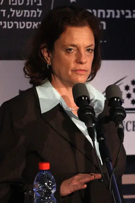 תמיר: "יועצו של ברק קרא לי פח אשפה"