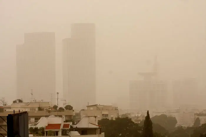 מי שכבר ניקה הפסיד - אובך כבד לקראת פסח