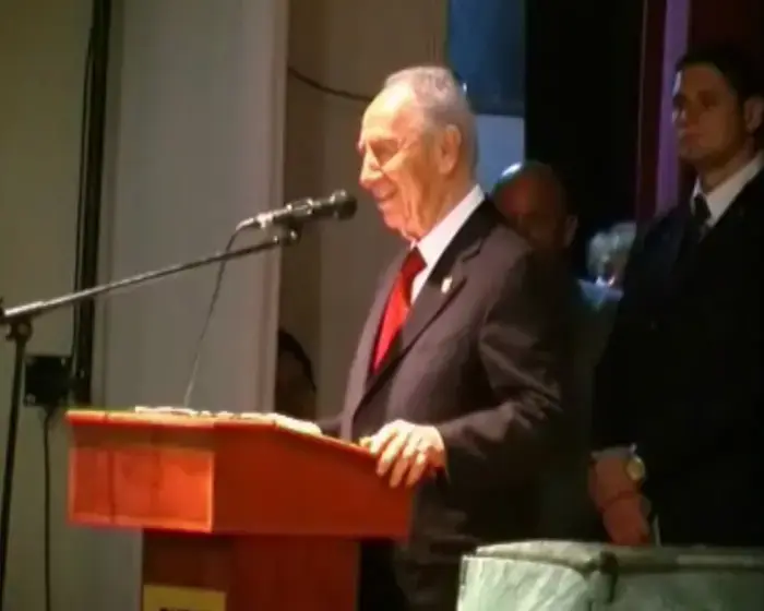 פרס: "הוואלס נכשל, הטנגו הפוליטי גם כן"