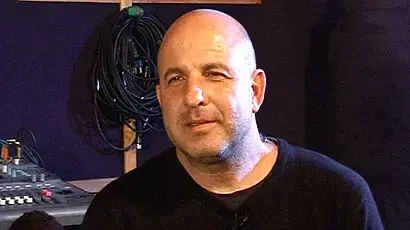 בכורה: עמיר לב - "נמל תעופה"