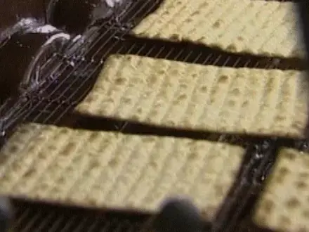 למרות המשבר במפעלי המצות מגייסים עובדים