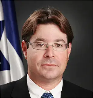 דנקנר "מגייס" חבר חדש: אופיר אקוניס