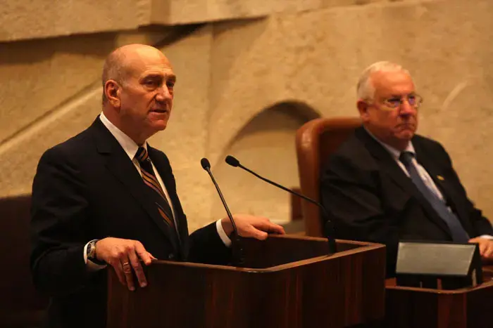 נגמר בהצלחה ניתוח הסרת הגידול של אולמרט