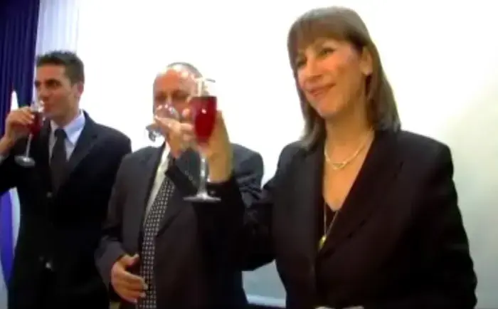 לימור לבנת מסתערת על הספורט