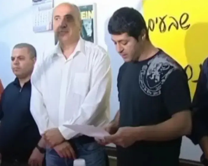 בעוף העמק מרימים כוסית וממשיכים במאבק