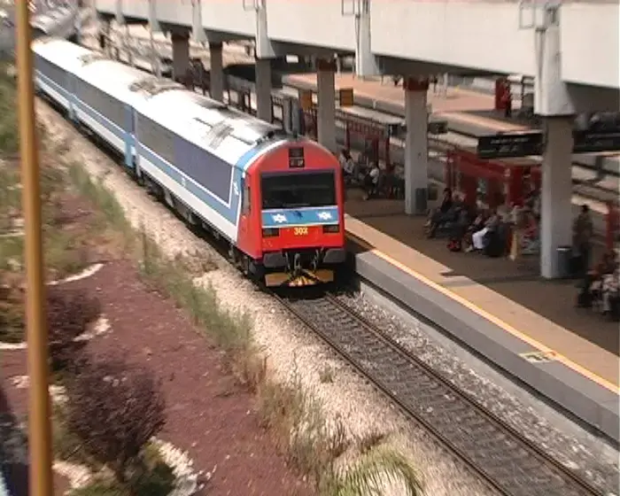 מפוטרת ניסתה להתאבד על פסי רכבת וניצלה