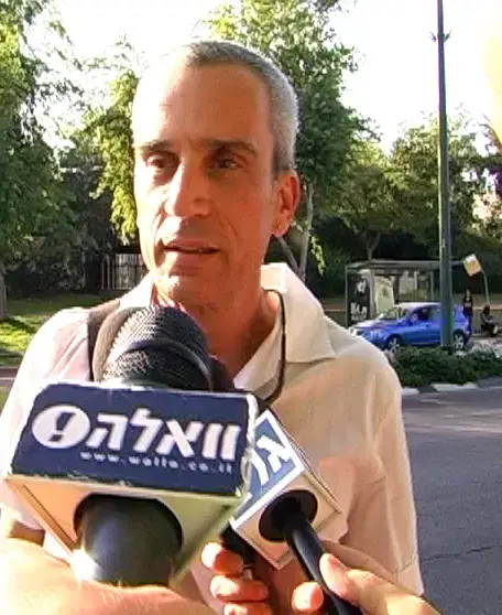 אברי גלעד: "חש חמלה - טופז צריך טיפול"