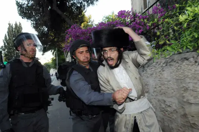 שבת בירושלים: יידוי אבנים וחיתולים