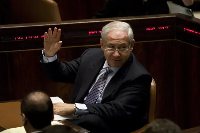 רה"מ טס לאירופה: ידון בהקפאת ההתנחלויות