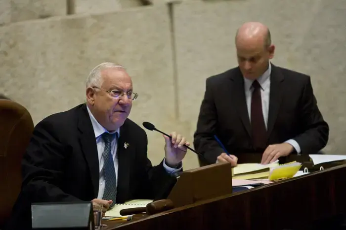 ריבלין נזף בשר לנדאו: אסור להחרים ח"כים