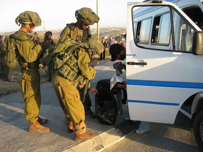 "השתמשו בפלסטיני לבדיקת תיקים חשודים"