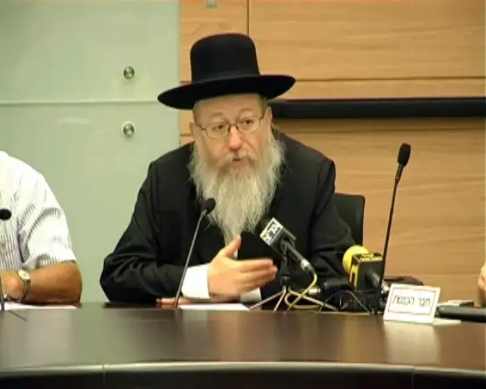 "שפעת החזירים תגבה מאות קורבנות, בהם צעירים"