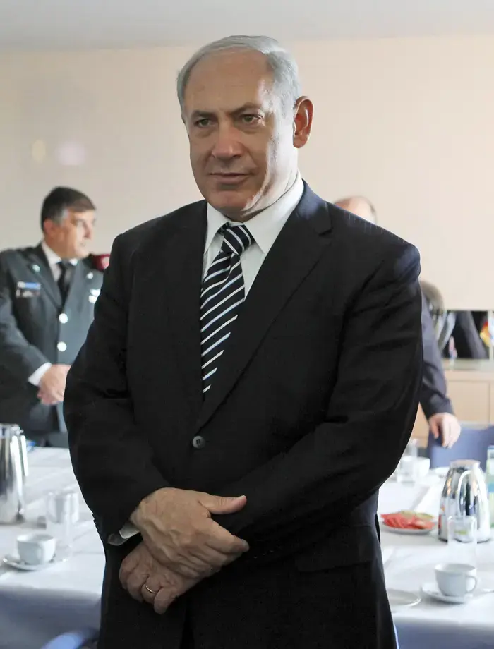 מרקל: לשקול סנקציות נוספות על אירן 