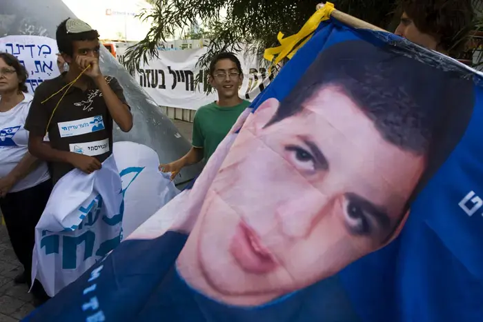 "המכשול לעסקת שליט - אסירים ישראלים"