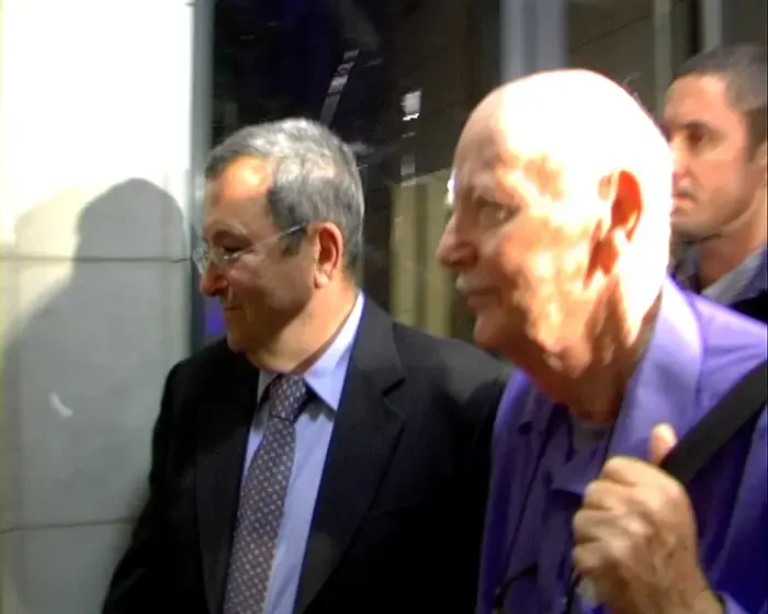 "פגישה ידידותית בין ברק למשפחת שליט"