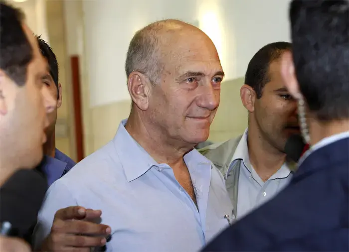 פרקליטו של אולמרט: "האישום חסר פרופורציה"