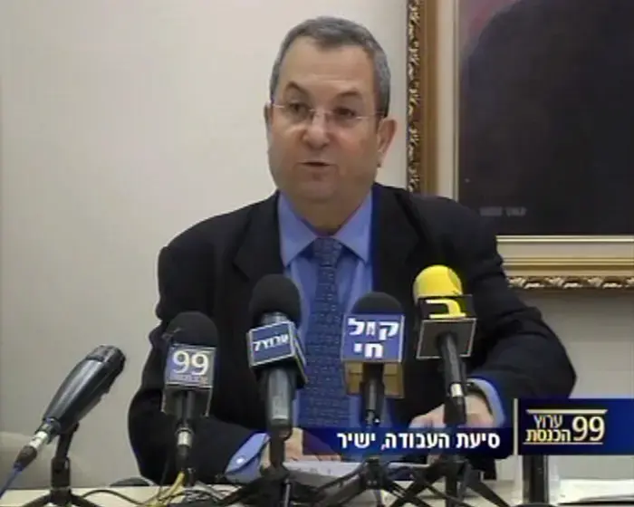 בשמאל מגיבים: ברק יותר ימני מנתניהו