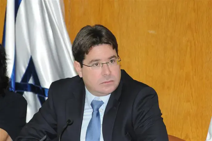ח"כ אקוניס עיכב הצבעה בגלל רוב של האופוזיציה?