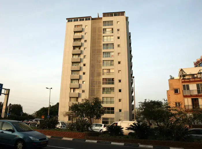 חיפה: התבצר ואיים להשליך את בתו מהחלון