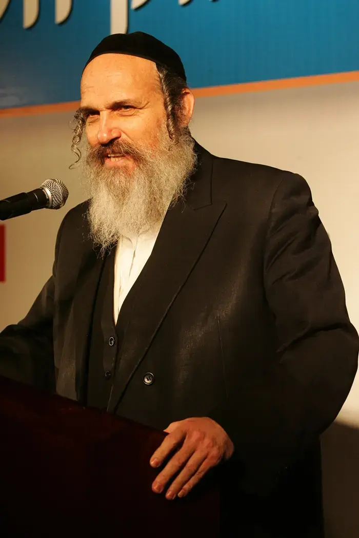 אישום: "נערת הפיתוי" שעיסתה את זילברשלג
