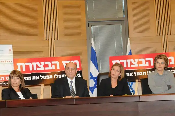 מופז דרש פגישה דחופה, לבני סירבה