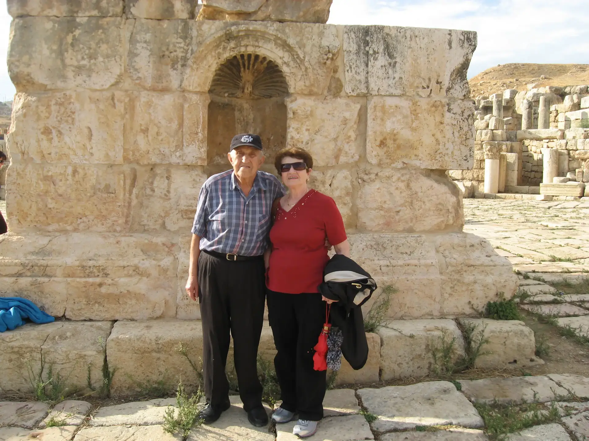 מת אחד מנוסעי אוטובוס התיירים בירדן